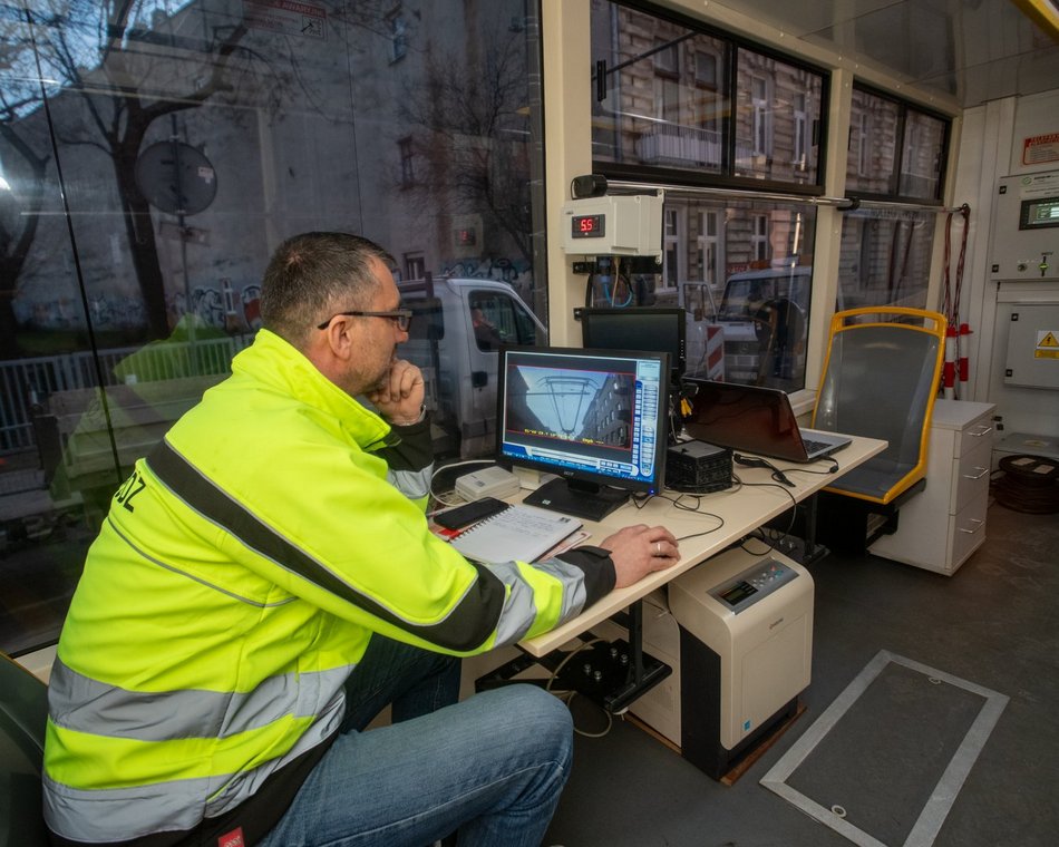 Przejazd testowy tramwaju MPK Łódź na ul. Legionów