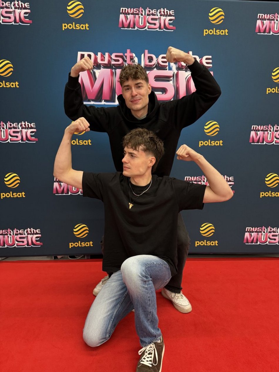 Łódź. Duet z Łodzi w Must Be The Music. Trzymaj kciuki za braci z Afterglow!