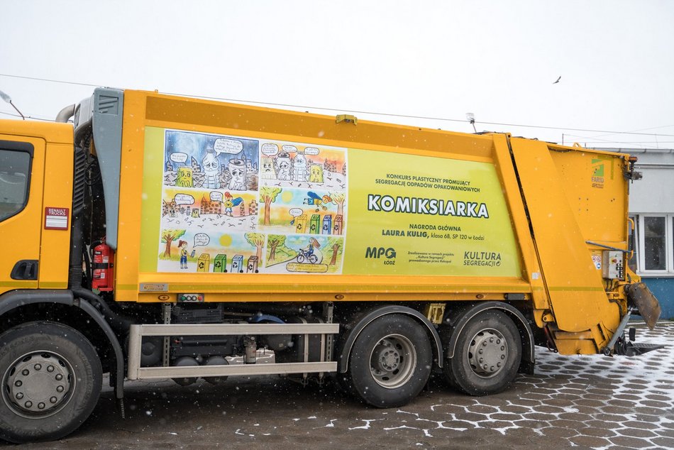 Łódź. Komiksy na... śmieciarkach MPO Łódź! Autorami uczniowie szkół podstawowych w Łodzi