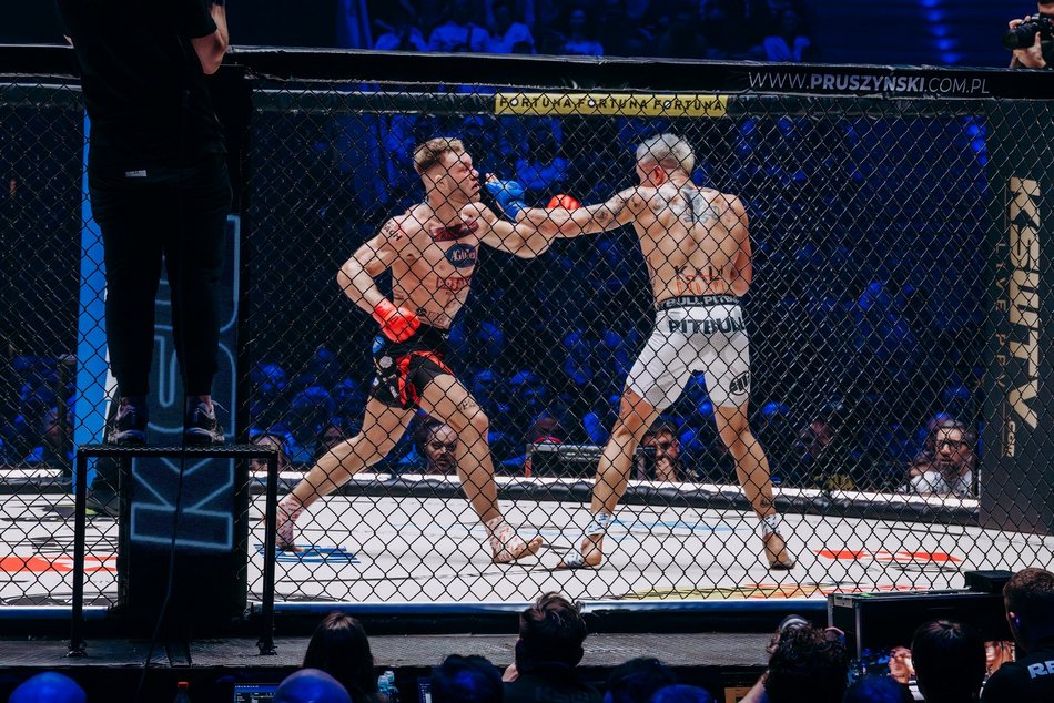 KSW w Atlas Arenie. Dwie emocjonujące walki mistrzowskie z zawodnikami z Łodzi