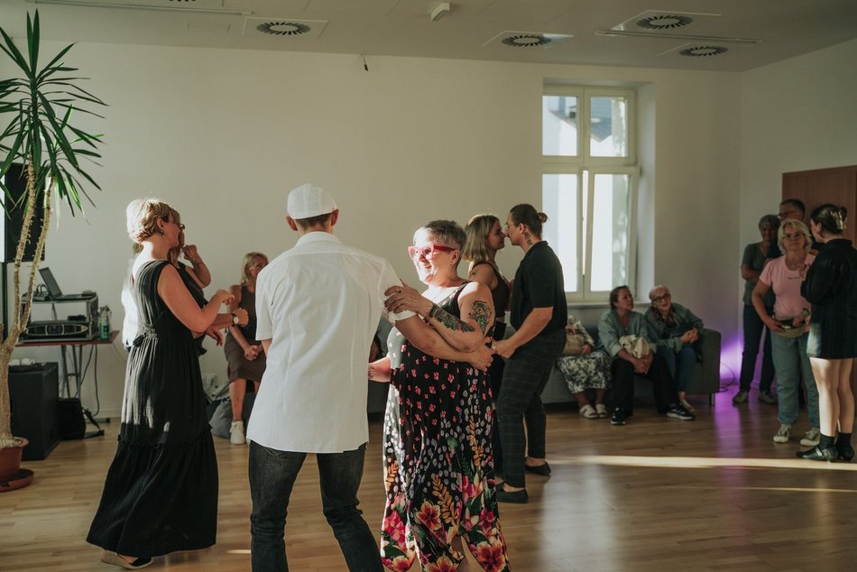 Łódź. Niedzielna potańcówka przy Piotrkowskiej. Pełno tańca, muzyki i dobrej energii!