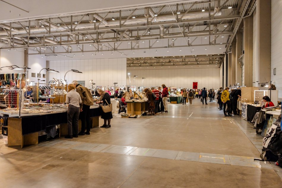 Łódź. Targi kamieni w hali Expo Łódź. Minerały, naturalna biżuteria, rękodzieło i... meteoryty!