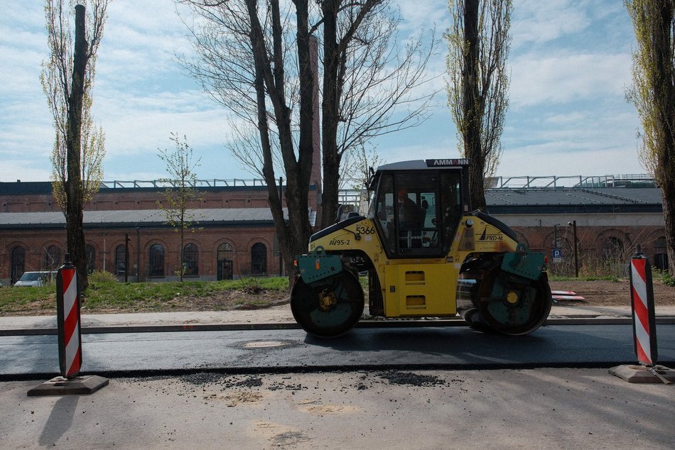 Łódź. Remont Tymienieckiego w Łodzi. Jest już nowa jezdnia i chodniki