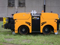 MPK Łódź ma nowy pojazd do zadań specjalnych! To ciągnik do przestawiania tramwajów