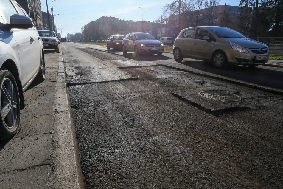 Remont cząstkowy nawierzchni na ul. Żeromskiego