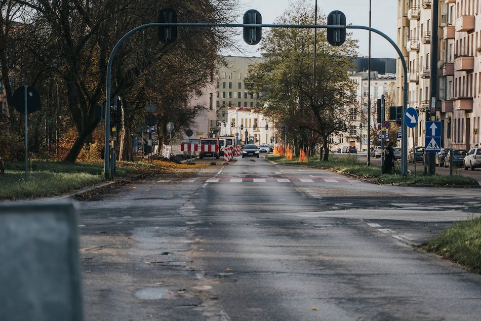 Łódź. Remont Uniwersyteckiej. Zmiany w ruchu przy skrzyżowaniu z Wierzbową