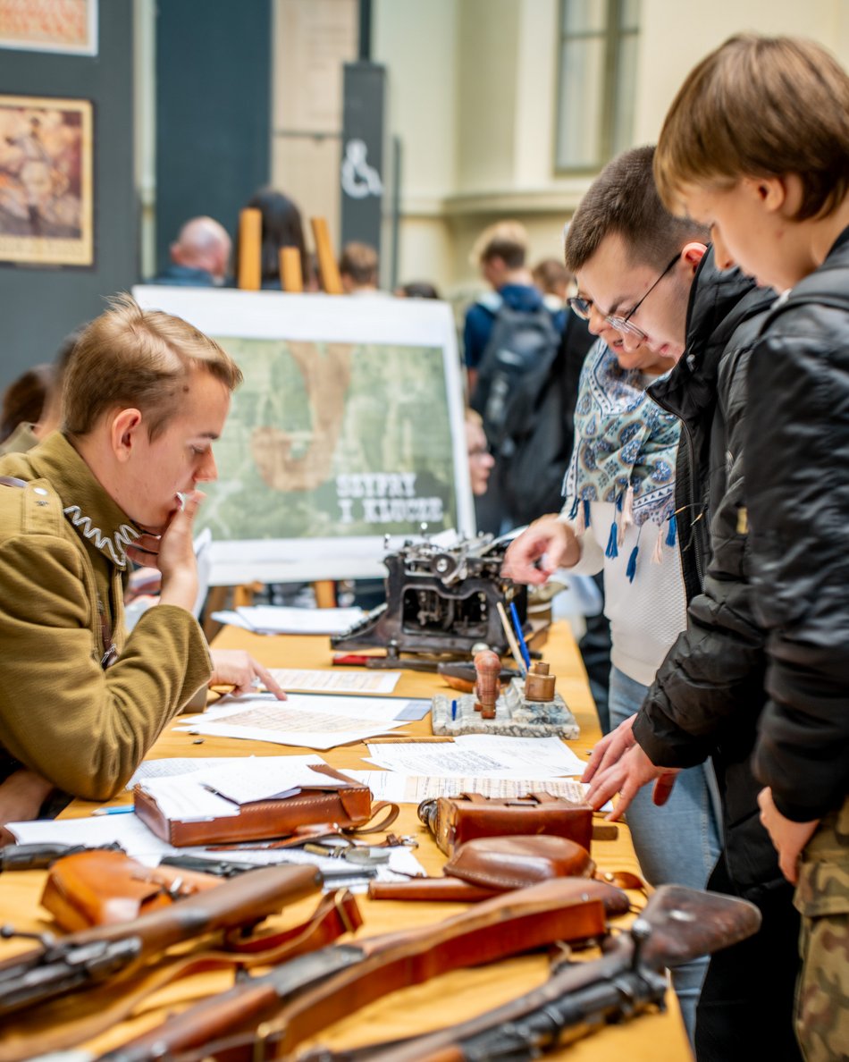 Festiwal Szyfrów w Mediatece MeMo. Nie zabrakło wielbicieli historii i łamigłówek