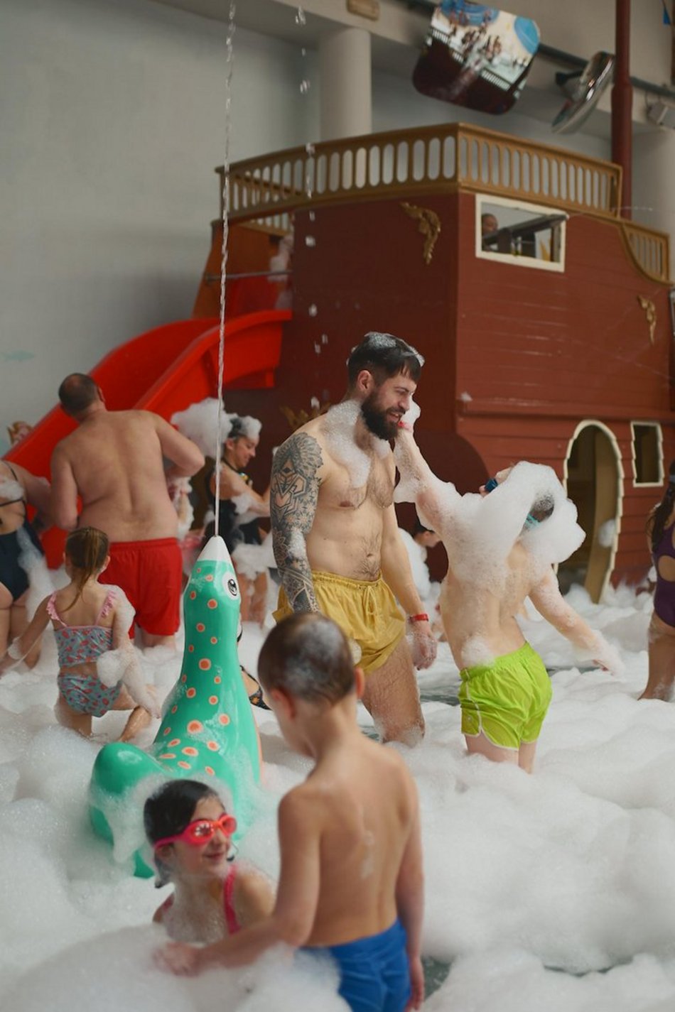 Łódź. Piana Party w Aquaparku Fala