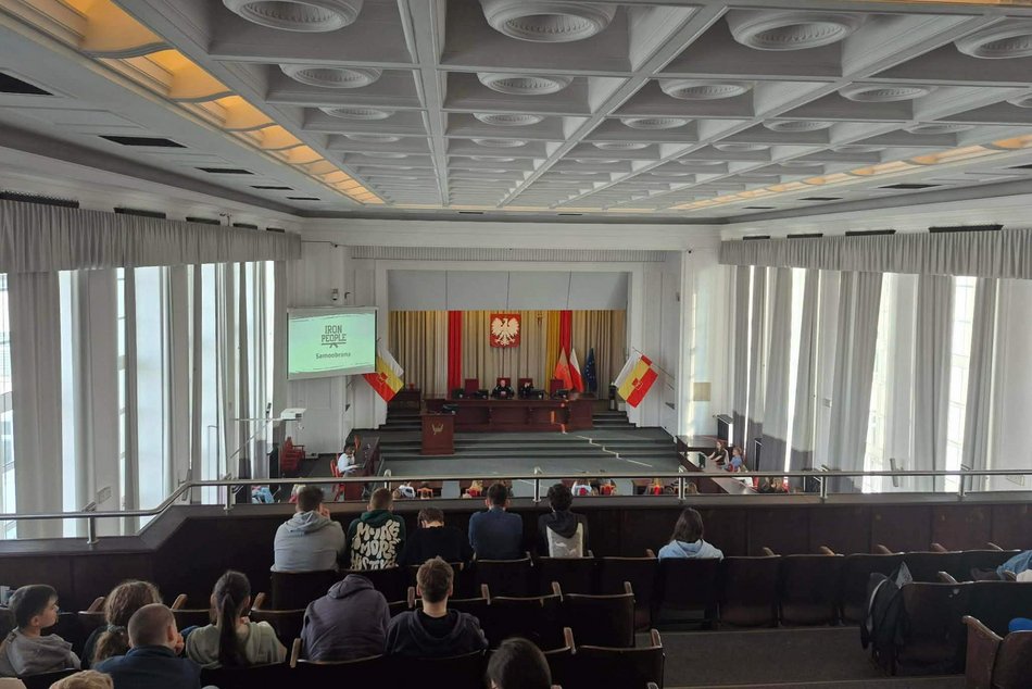 Łódź. Młodzi Łodzianie dbają o bezpieczeństwo. Poznaj zespół projektu Iron People!