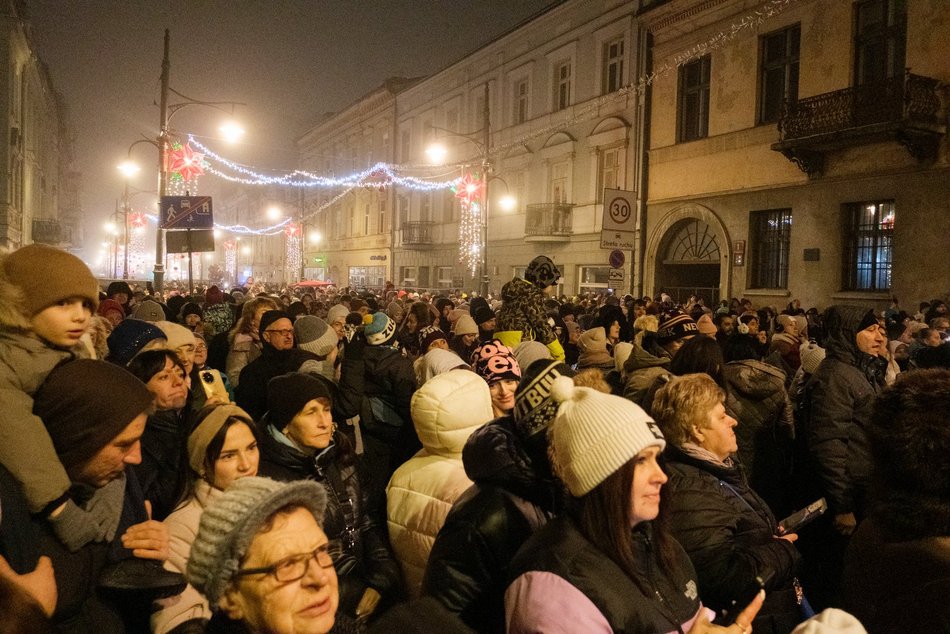 Tłumy na otwarciu Jarmarku Bożonarodzeniowego w Łodzi. Byłeś/aś? Znajdź się na zdjęciach!