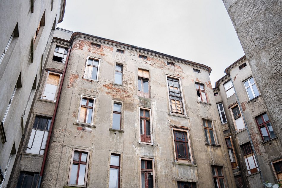 Ruina przy Gdańskiej w Łodzi do remontu! Narożna kamienica zyska nowe życie