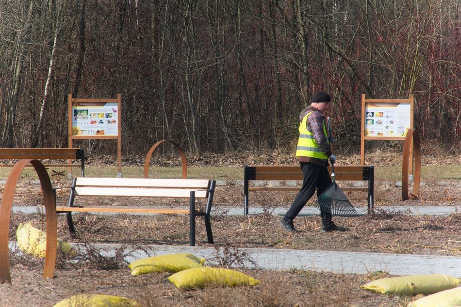 Łódź. Łódź sprząta na błysk po zimie! Pracownicy nie próżnują i porządkują ulice, parki, chodniki i nie tylko