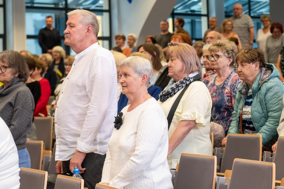 Zakończenie roku na Uniwersytecie Trzeciego Wieku UŁ. Nie obyło się bez wzruszeń