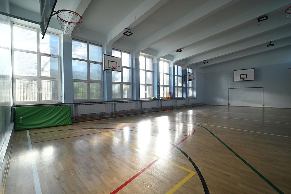 Sala gimnastyczna jak nowa! Uczniowie Szkoły Podstawowej nr 172 to szczęściarze!