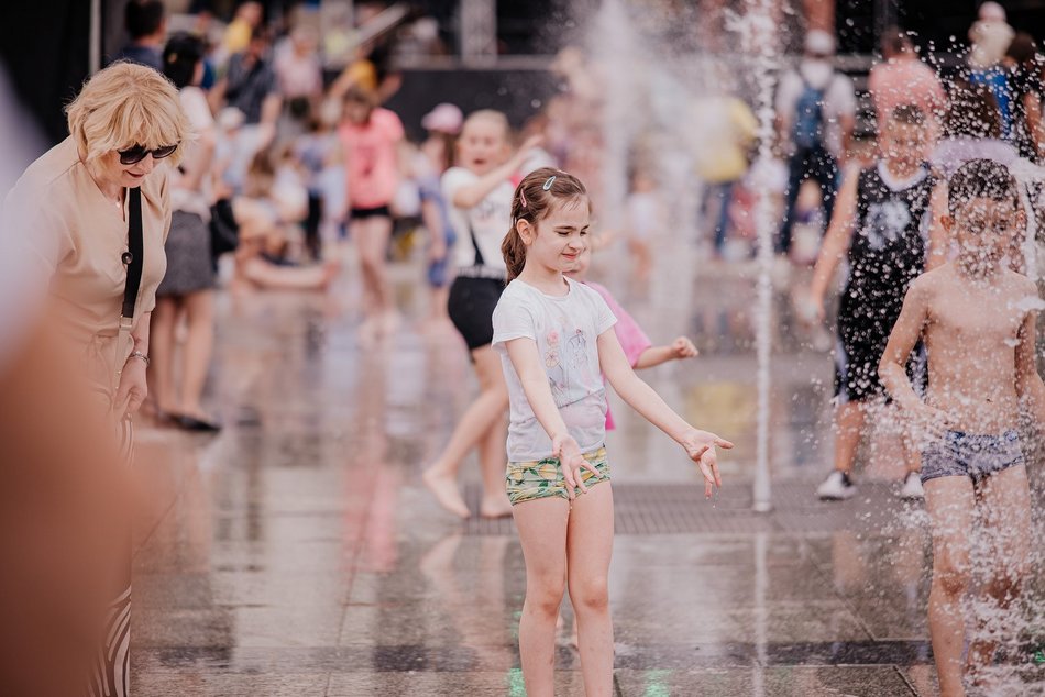 Łódź. Miejski Dzień Dziecka 2025 w Łodzi. Majka Jeżowska, dmuchańce i pokazy [ZDJĘCIA]