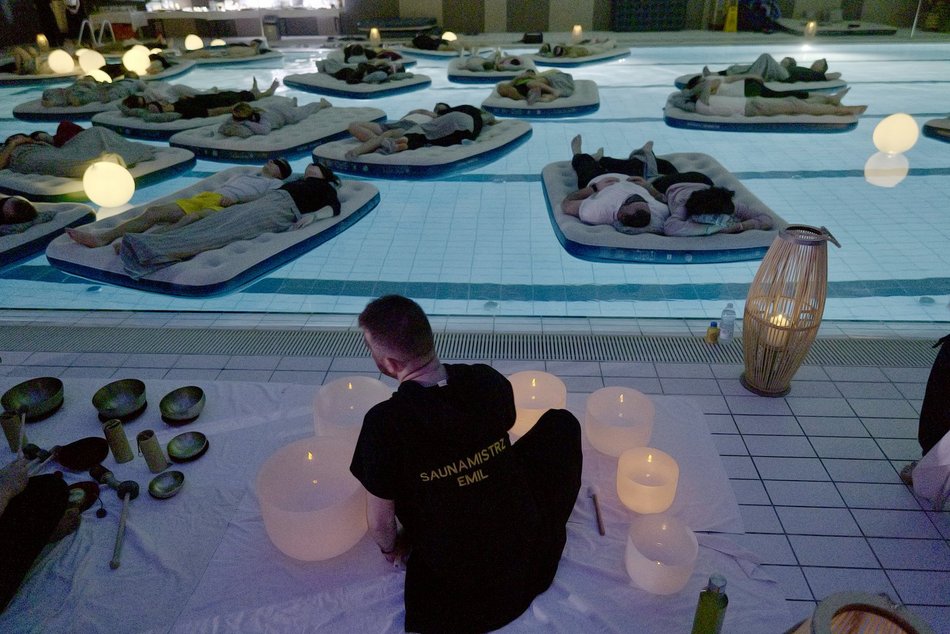 Łódź. Walentynkowy relaks w Aquaparku Fala w Łodzi przy dźwiękach mis tybetańskich