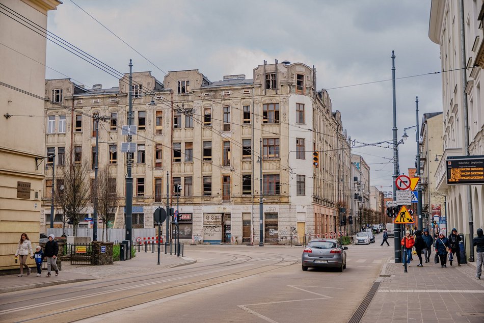 Łódź. Zmiany w ruchu przy Gdańskiej i Legionów w Łodzi. Nowy etap rewitalizacji zabytkowej ruiny