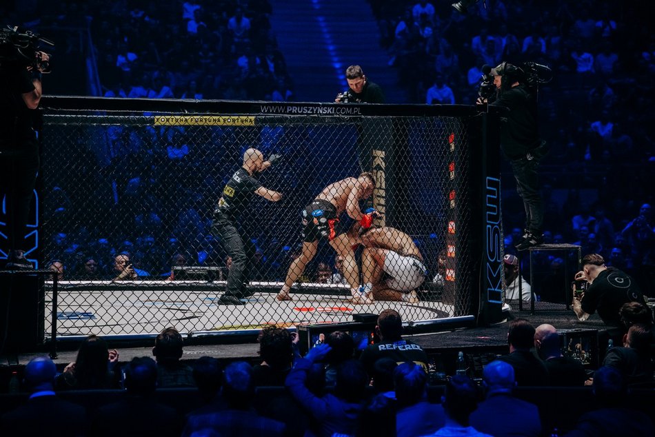 KSW w Atlas Arenie. Dwie emocjonujące walki mistrzowskie z zawodnikami z Łodzi