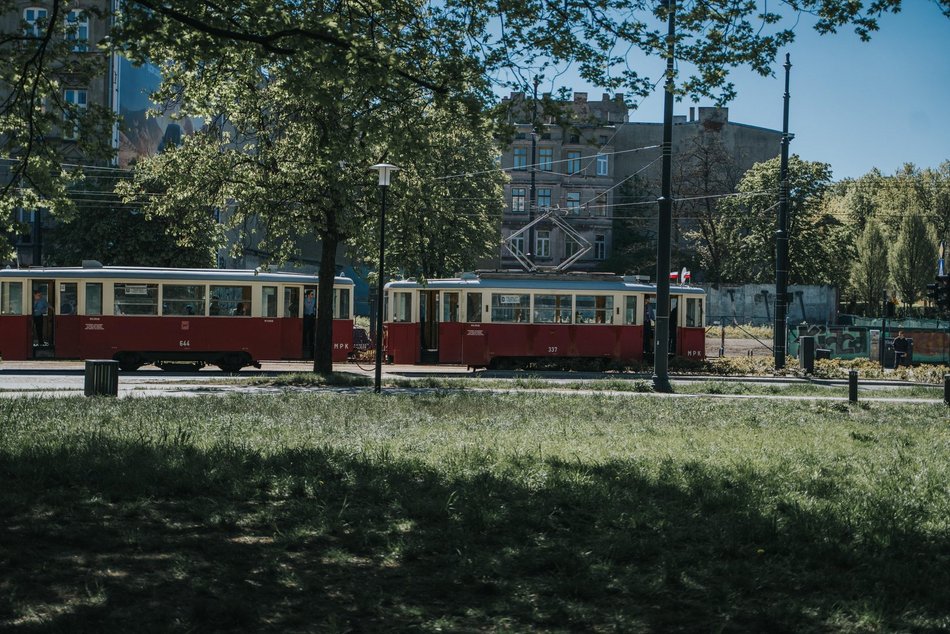 Łódź. Łódzkie Linie Turystyczne przyciągają tłumy. Kultowe pojazdy MPK Łódź znów hitem podróżnych!