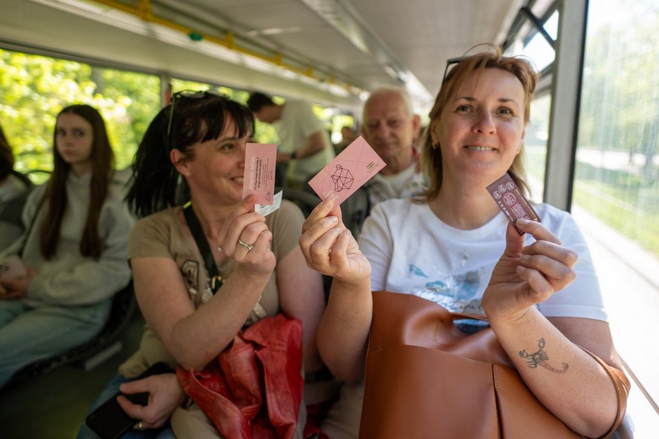 Łódź. Łódzkie Linie Turystyczne przyciągają tłumy. Kultowe pojazdy MPK Łódź znów hitem podróżnych!