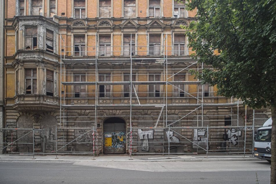 Kamienica po wybuchu gazu przy Nawrot