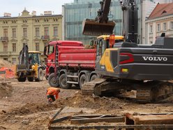 Remont placu Wolności. Sprawdzamy, jak postępują prace.