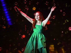 piosenkarka na koncercie