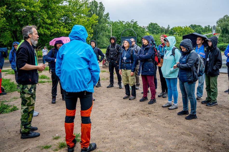 Łódź. Żadna wyprawa im nie straszna! Śmiałkowie wyruszyli na nocny spacer po Łodzi