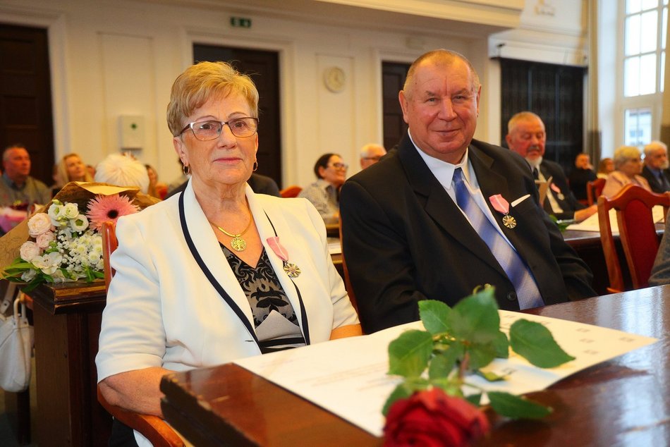 Łódź. Medale za długoletnie pożycie małżeńskie. Rekordziści są razem od 66 lat!