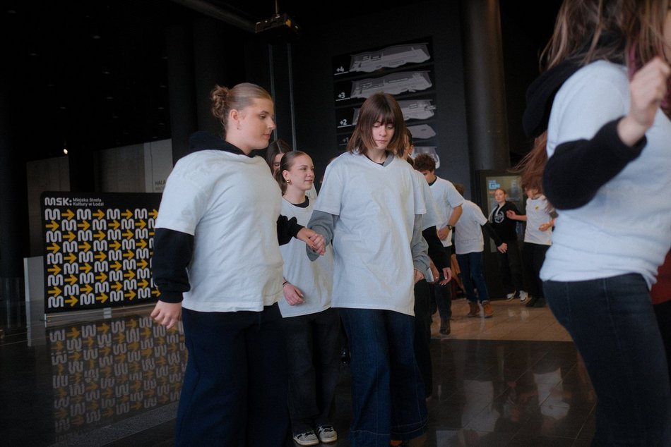 Łódź. Licealiści z Łodzi zatańczyli Belgijkę! Wielkie świętowanie Międzynarodowego Dnia Licealisty