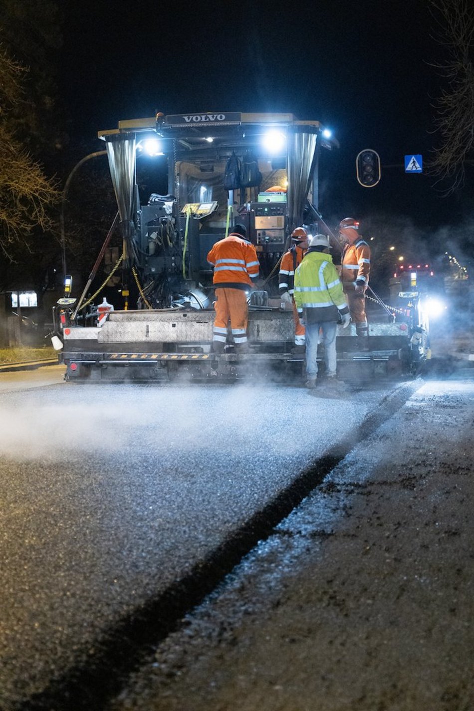 Łódź. Nocne prace w Nowosolnej