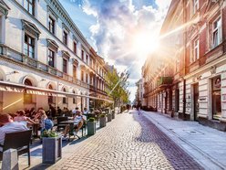 Łódź. Woonerf przy ul. 6 Sierpnia