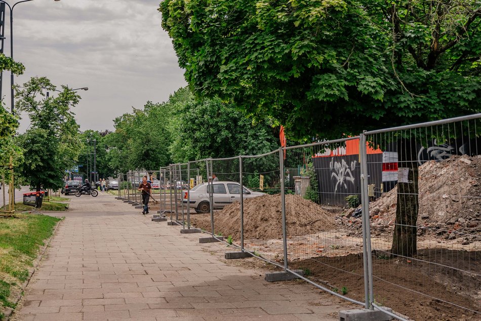 Łódź. Kilińskiego w Łodzi zmienia się na naszych oczach. Będą nowe drzewa, krzewy i świeża trawa