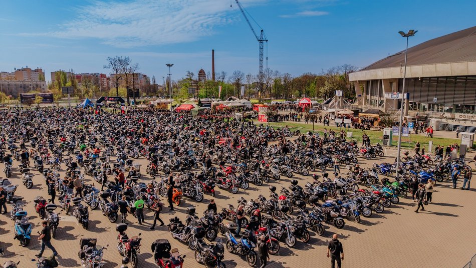 Łódź. Motocykliści opanowali Łódź! Otwarcie sezonu pod Atlas Areną i parada przez miasto