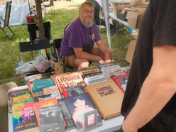 Łódź. Targ Staroci na Księżym Młynie w Łodzi. Rękodzieła, unikatowe rzeczy i domowe przysmaki