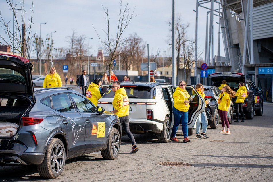 Łódź. Piknik AutoMocne przy Moto Arenie w Łodzi. Masa atrakcji dla każdego na Dzień Kobiet