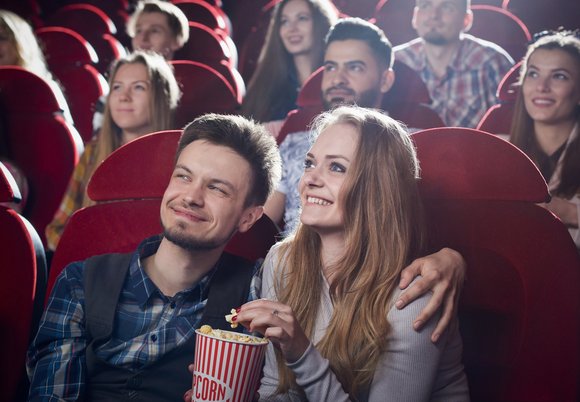 Łódź. Para w kinie