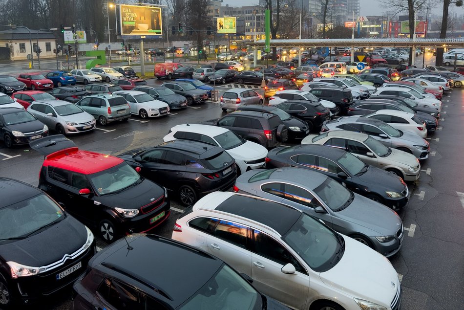 Wybierasz się do Manufaktury w Łodzi? Przygotuj się na szukanie parkingu