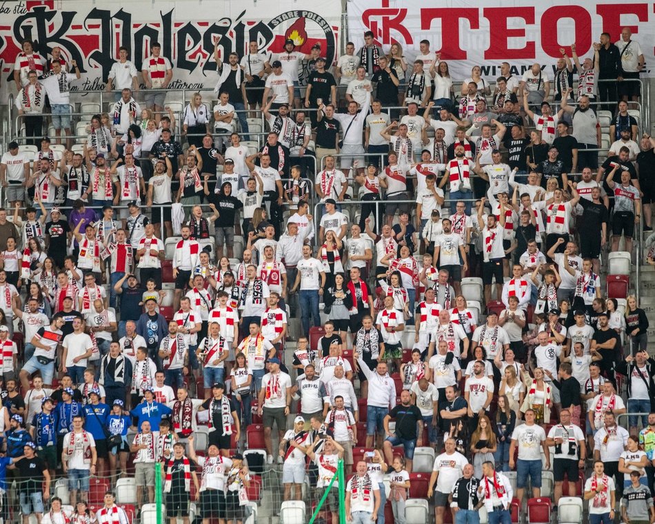 Mecz ŁKS Łódź – Korona Kielce. Kibice na trybunach stadionu przy al. Unii