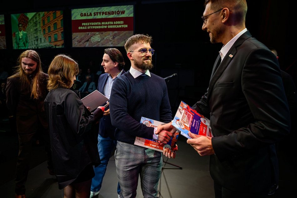 Łódź. Młodzi w Łodzi 2025. Stypendia dla najzdolniejszych rozdane