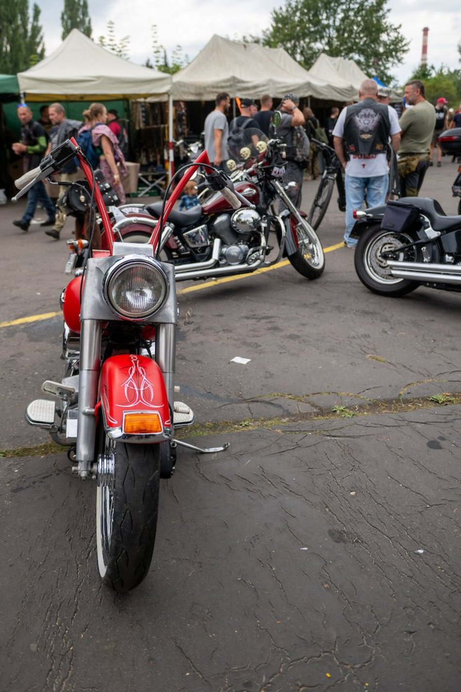 Łódź. Moto Weteran Bazar w Łodzi. Prawdziwy raj dla kolekcjonerów zabytkowych pojazdów