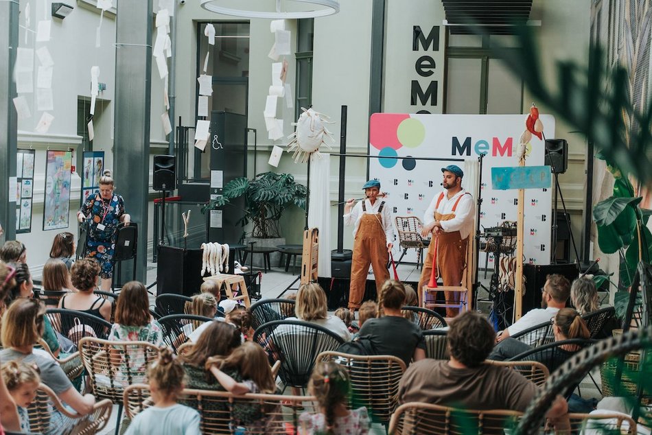 Łódź. Sokrates w piaskownicy. Za nami spektakl w ramach „Lata w MeMo”