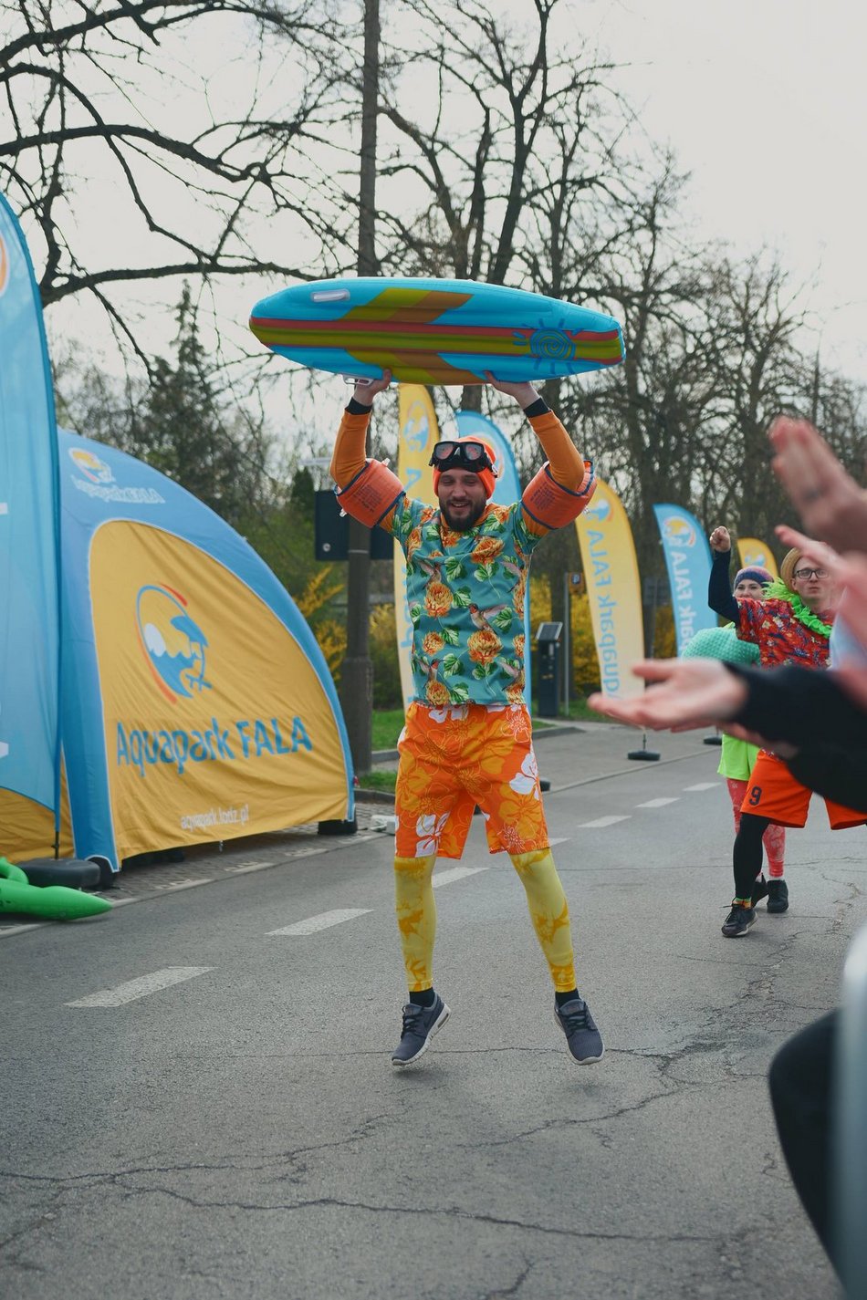 Łódź. Strefa kibica na DOZ Maraton Łódź 2026. Jak Łodzianie dopingowali biegaczy?