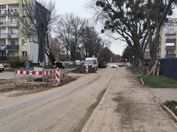 Łódź. Kraking przy remontach ulic w Łodzi. To podziemy potwór, który buduje wodociągi!