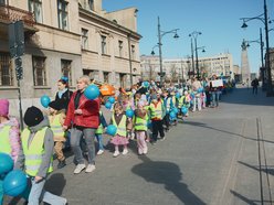Łódź. Światowy Dzień Autyzmu. Przedszkolaki przemaszerowały Piotrkowską!