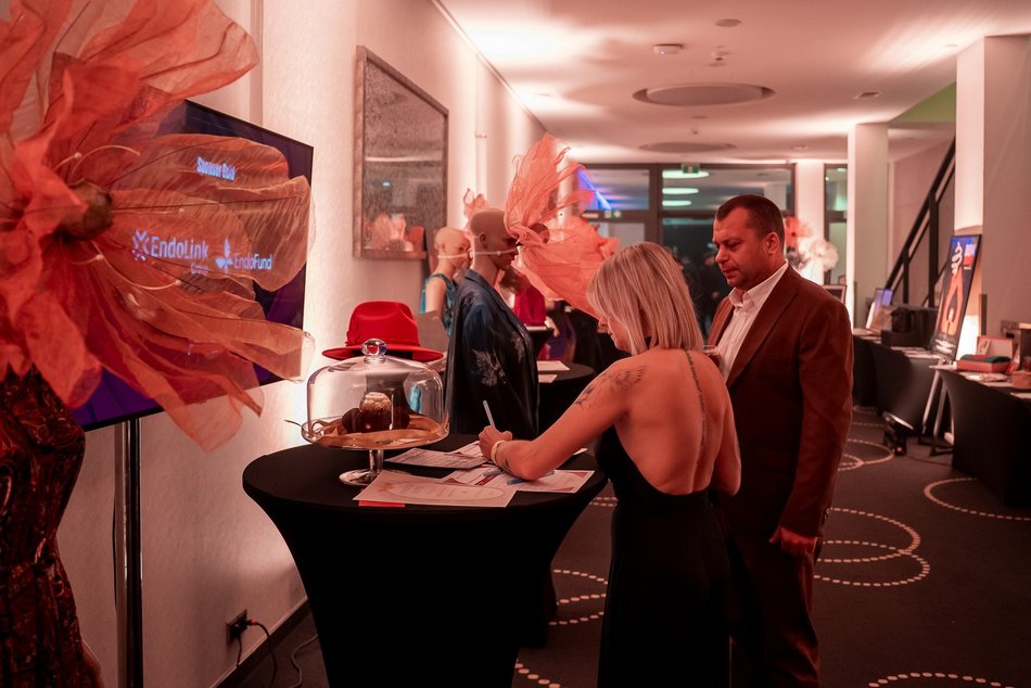 Łódź. Moda i pomaganie w klubie Wytwórnia w Łodzi. Zobacz zdjęcia z gali „poMocni w Modzie by Plesiak”