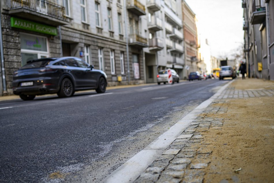 Radwańska w Łodzi otwarta dla ruchu. Nowa nawierzchnia oraz chodniki