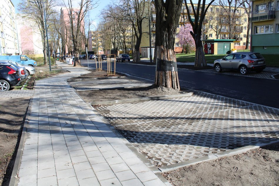 Remont Długosza i Okrzei w Łodzi zbliża się do końca. Jest już asfalt i chodniki!