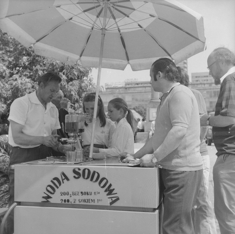 Łódź. Na upały w mieście najlepsze były saturator albo wizyta na Fali