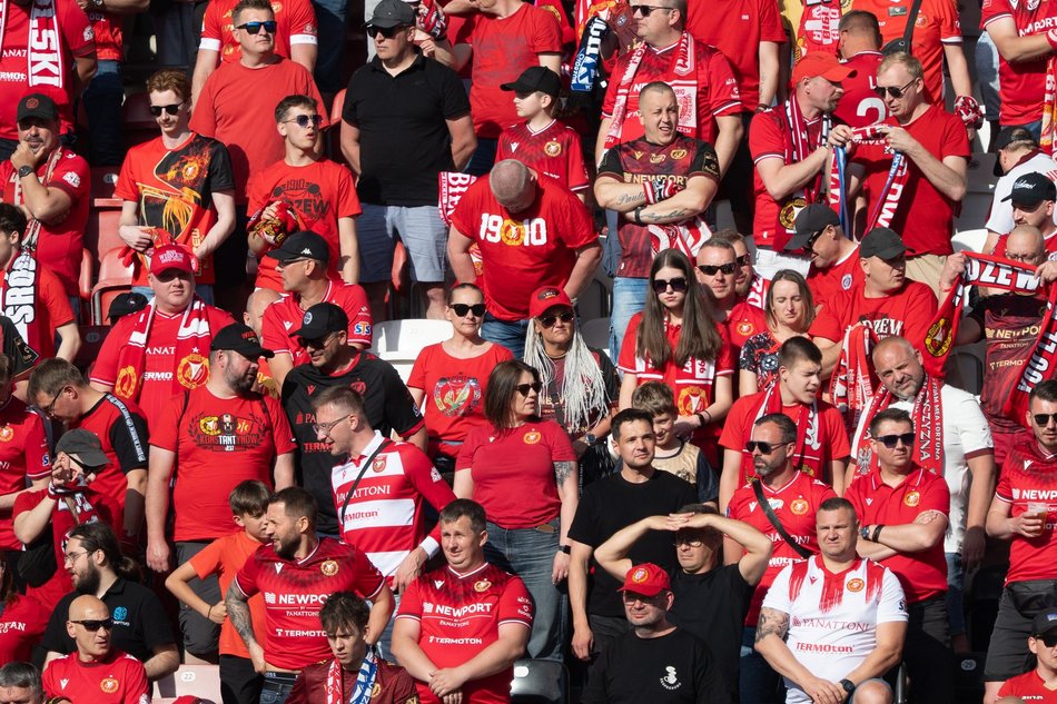 Kibice na meczu Widzewa Łódź z Piastem Gliwice